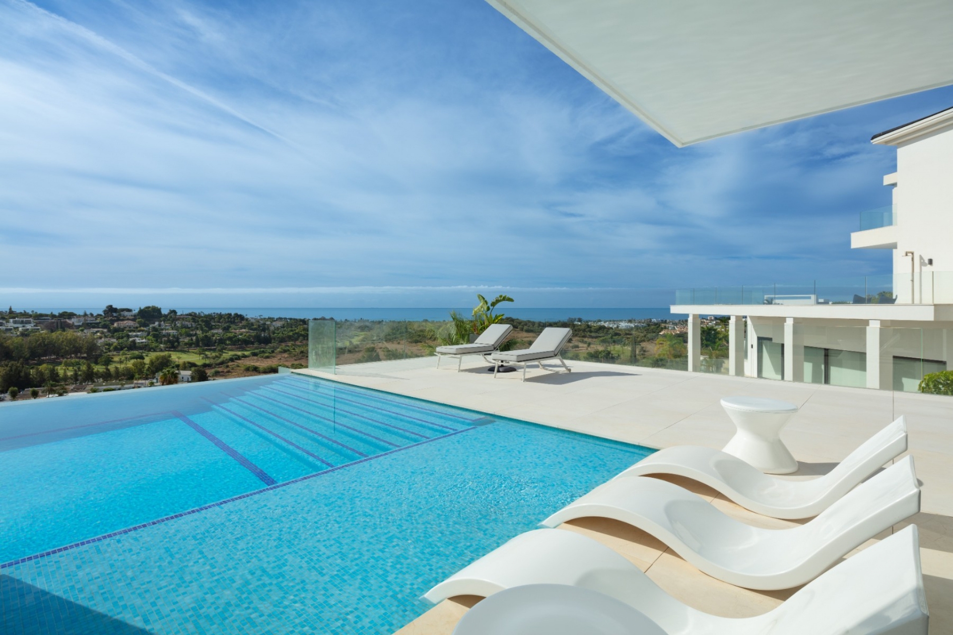 Resale - Villa - Estepona