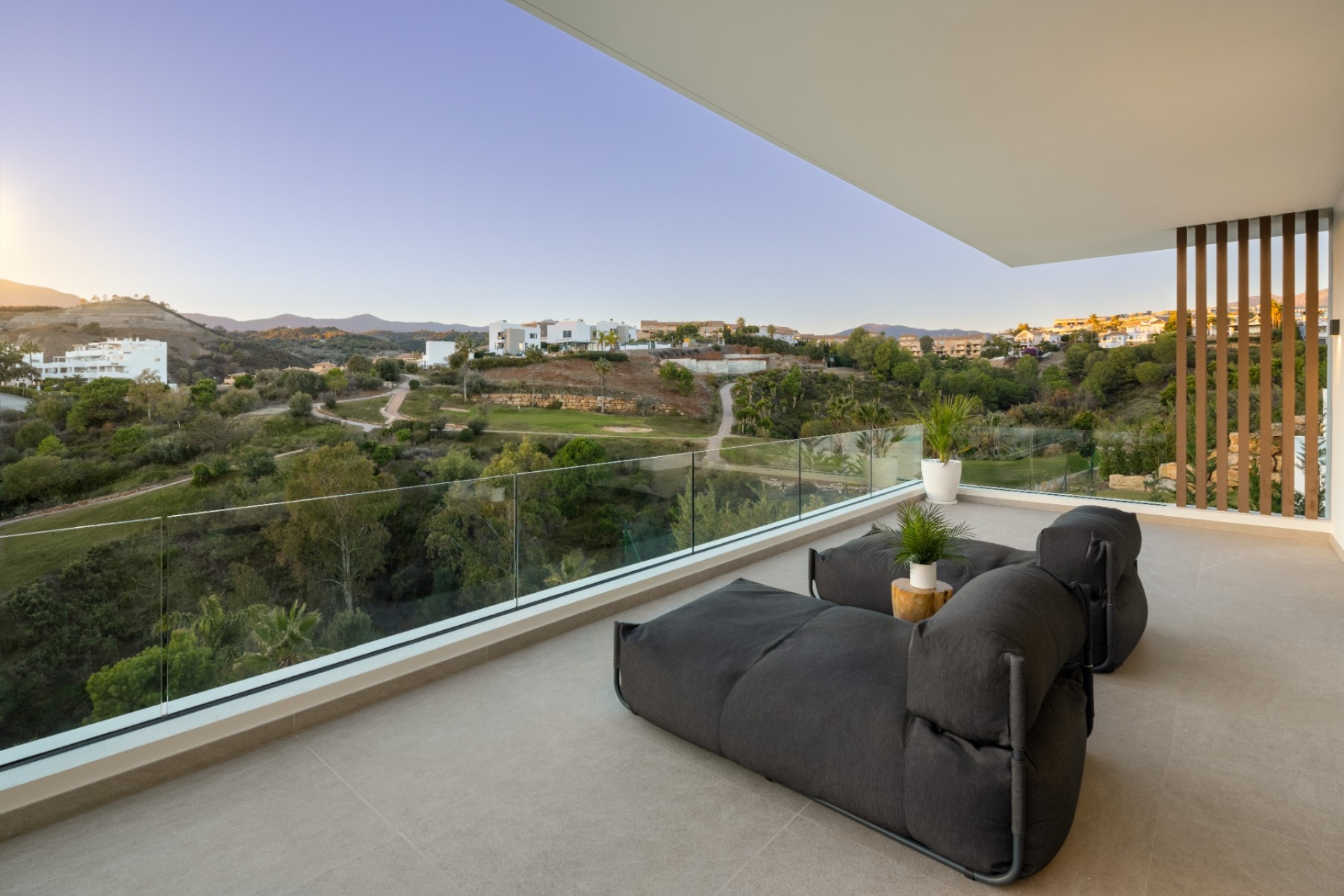 Resale - Villa - Estepona