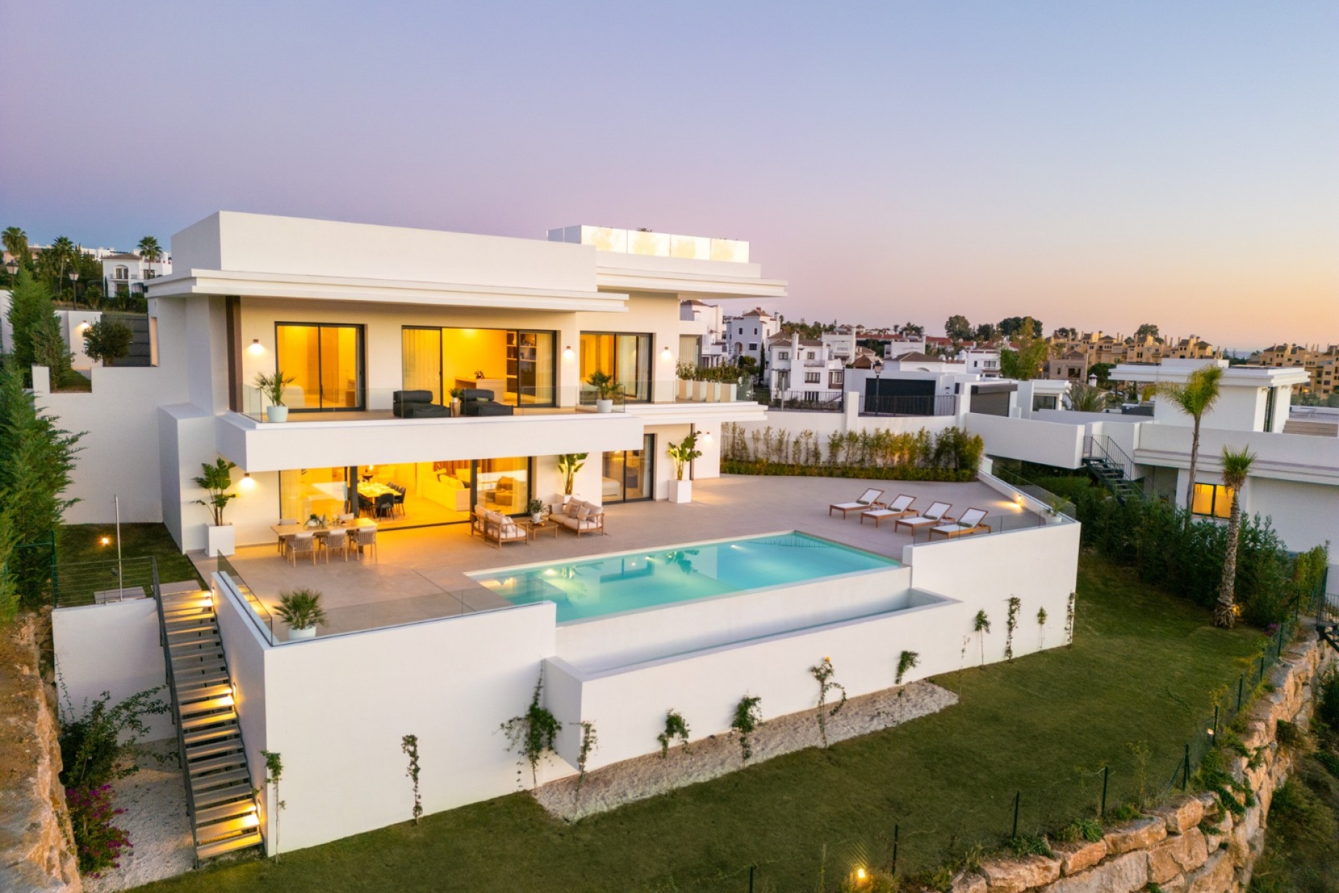 Resale - Villa - Estepona