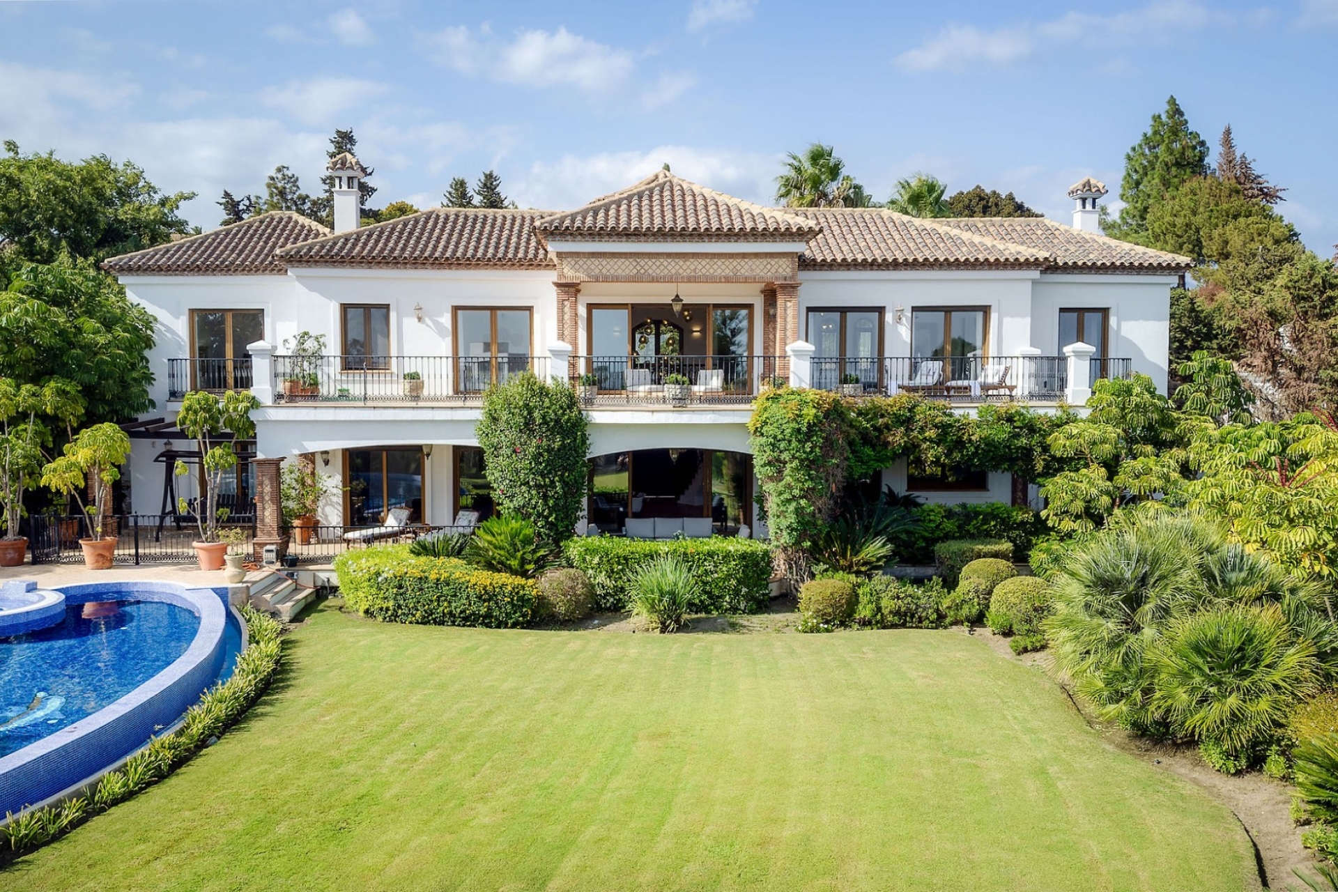 Resale - Villa - Estepona