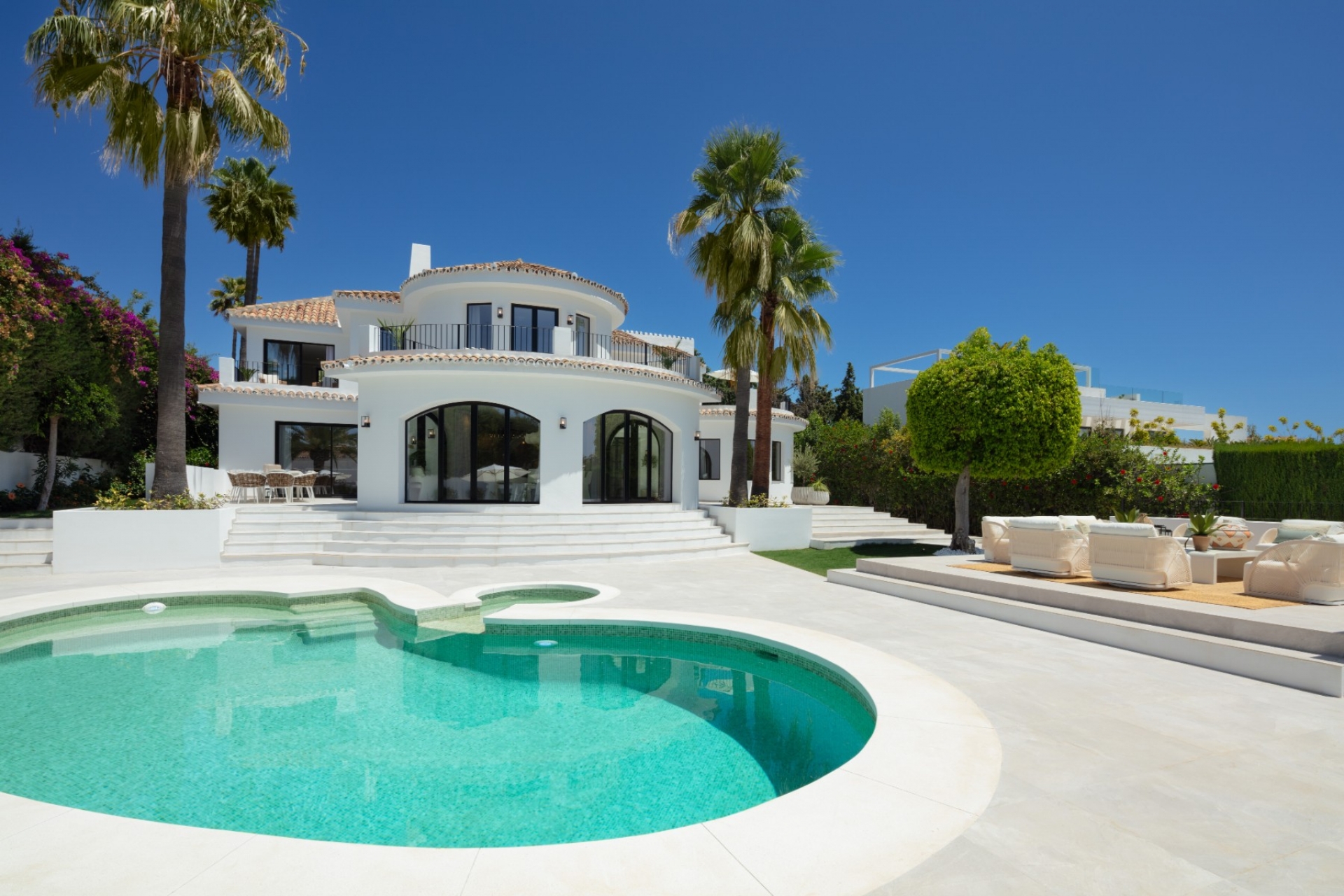 Resale - Villa - Marbella - Nueva Andalucía