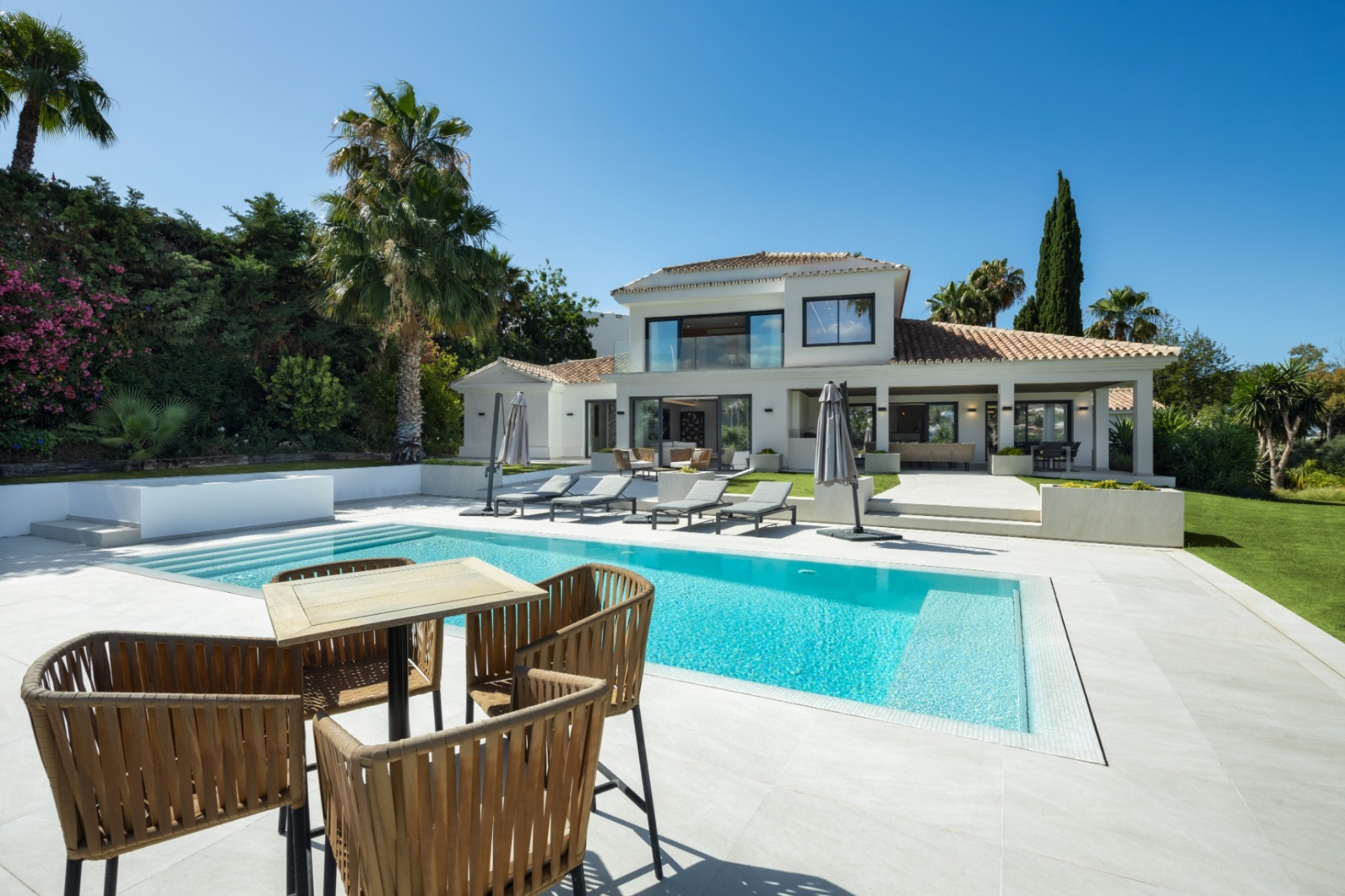 Resale - Villa - Marbella - Nueva Andalucía