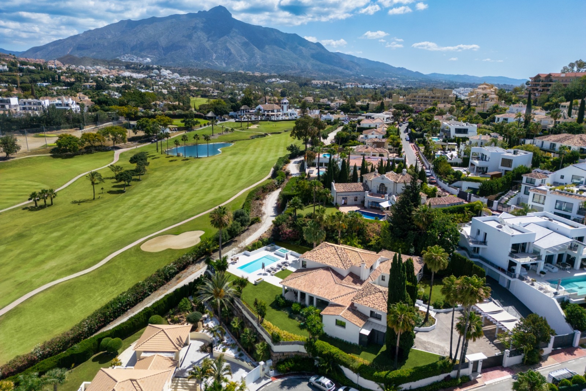 Resale - Villa - Marbella - Nueva Andalucía