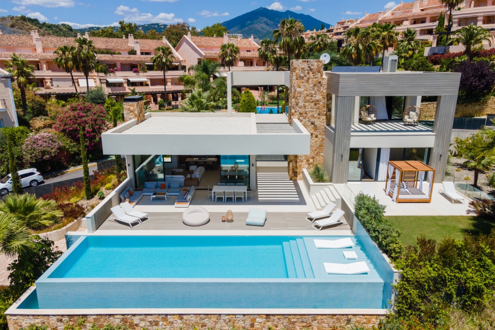 Resale - Villa - Marbella - Nueva Andalucía