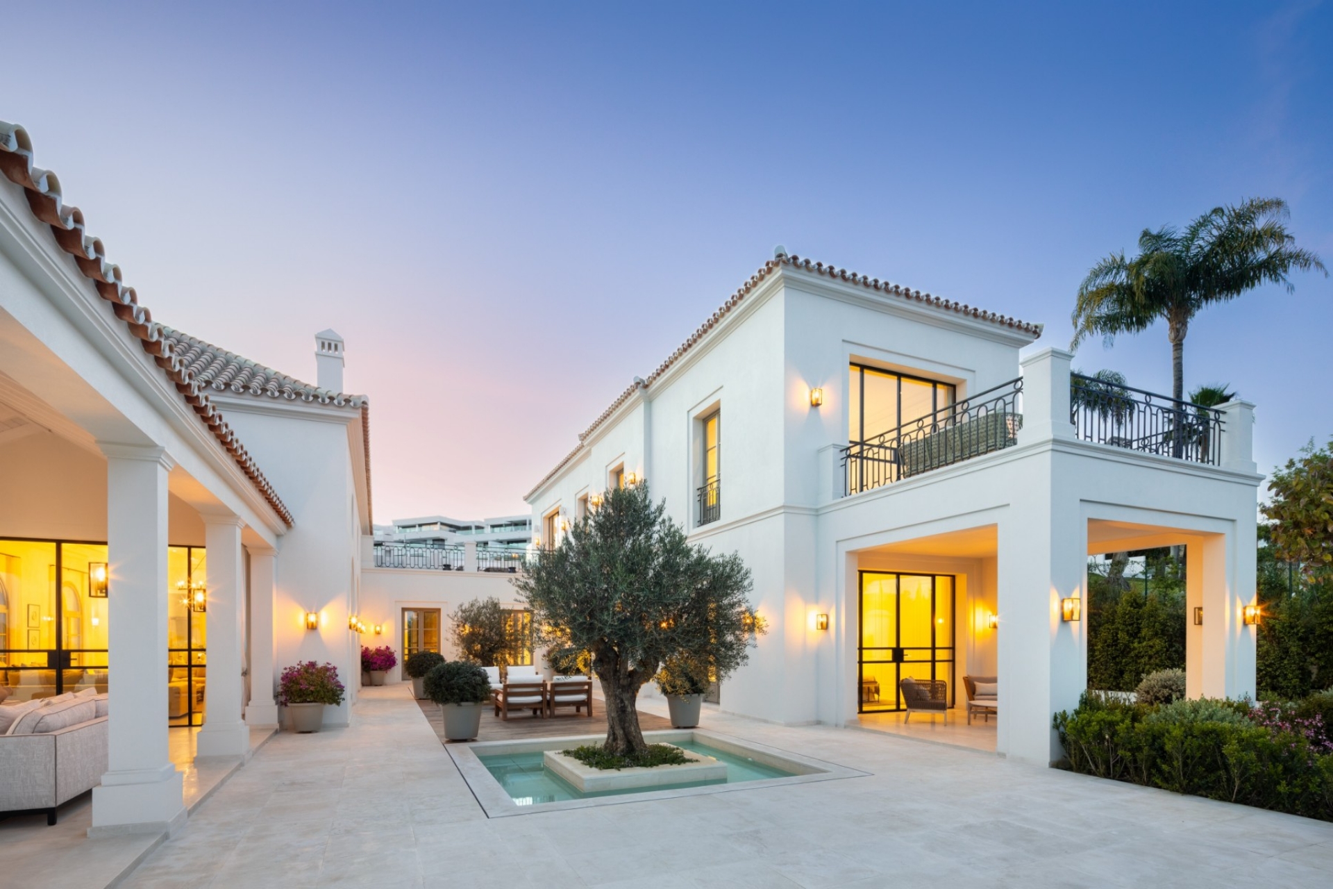 Resale - Villa - Marbella - Nueva Andalucía