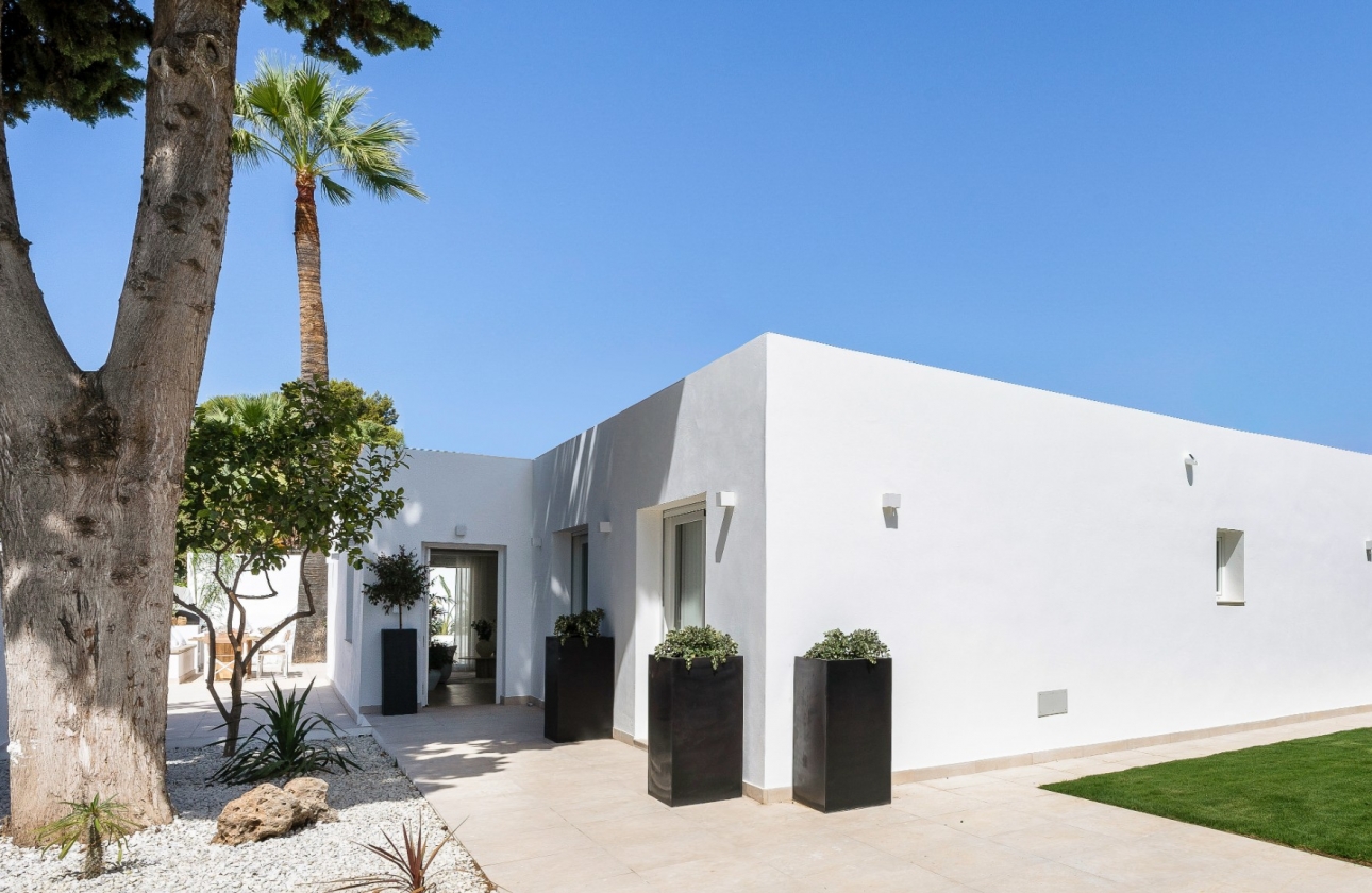 Resale - Villa - Marbella - Nueva Andalucía