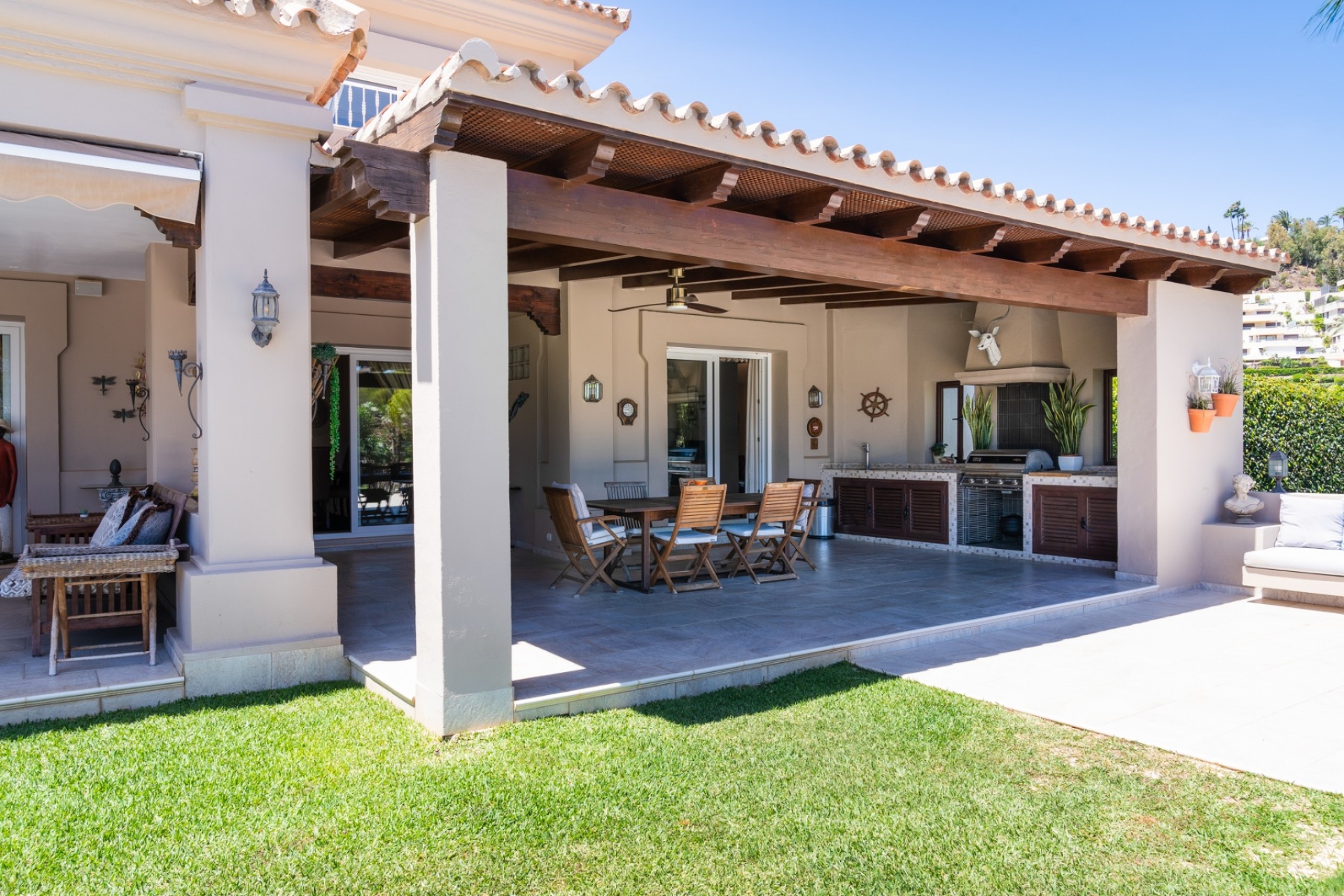 Resale - Villa - Marbella - Nueva Andalucía