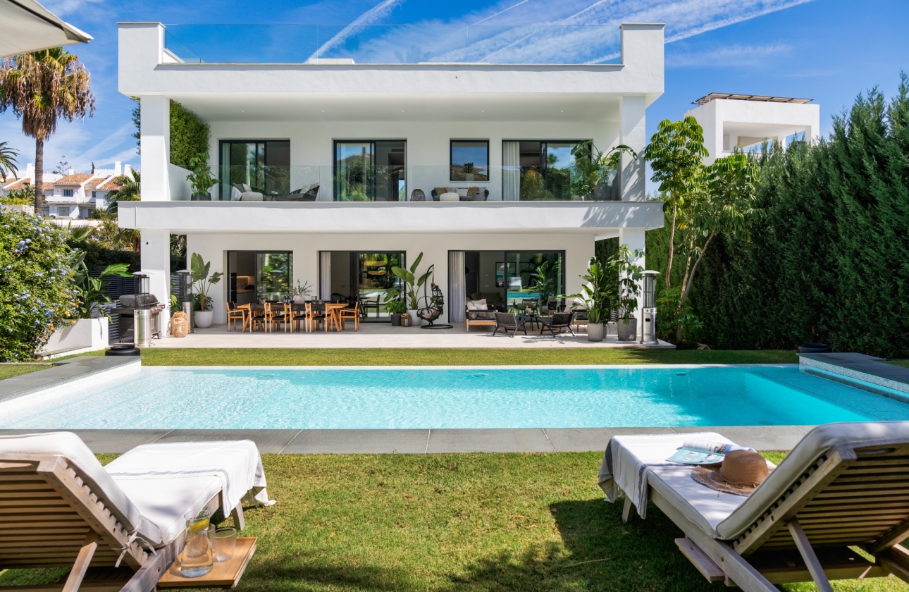 Resale - Villa - Marbella - Puerto Banús