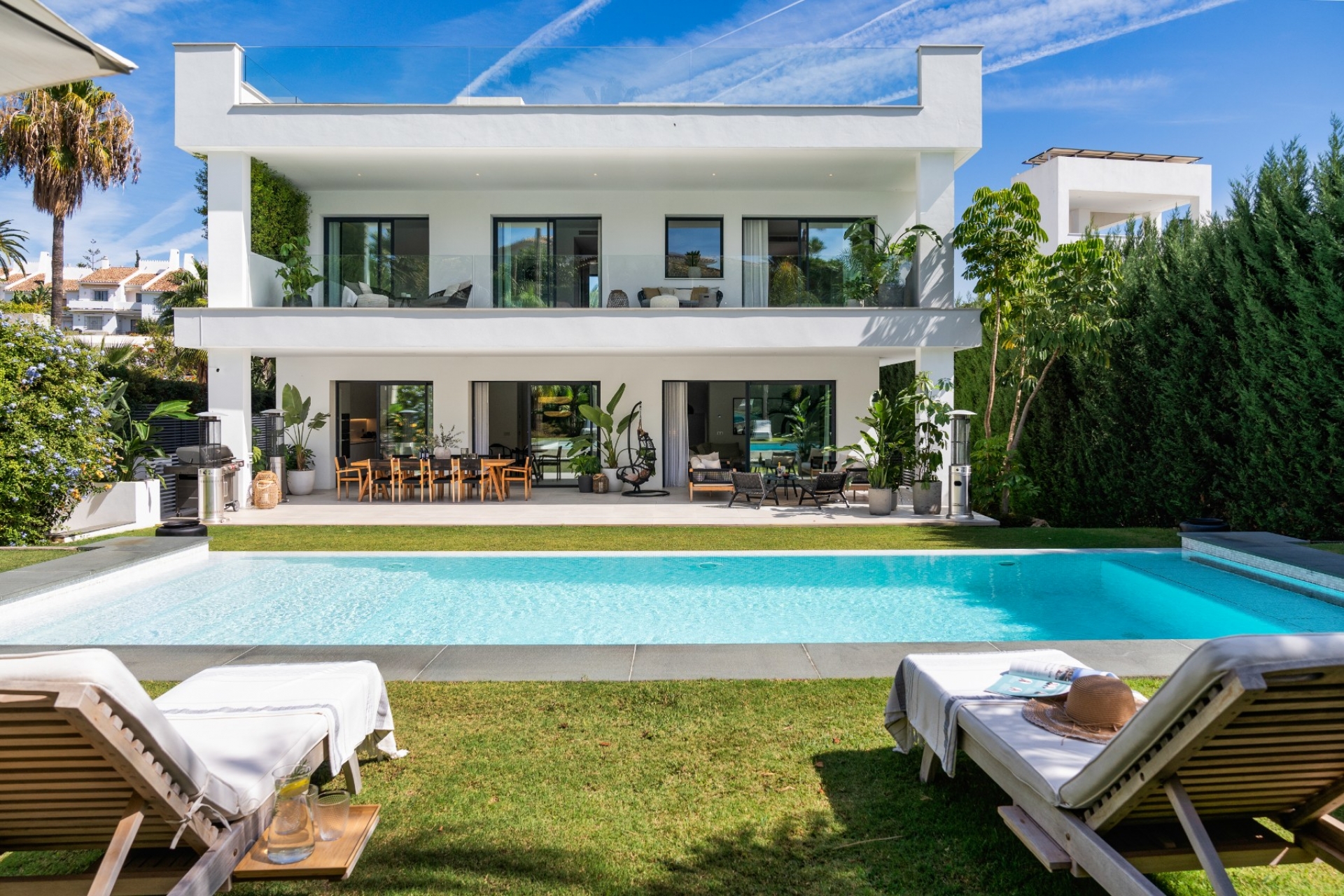 Resale - Villa - Marbella - Puerto Banús