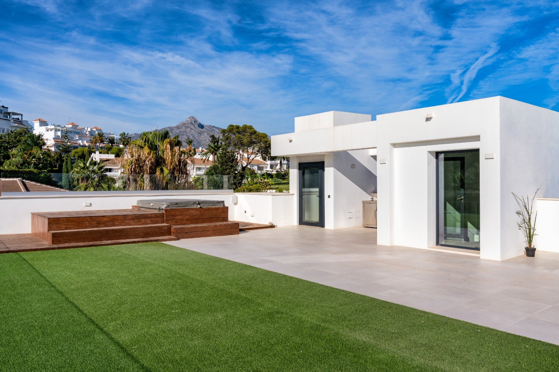 Reventa - Villa - Marbella - Puerto Banús