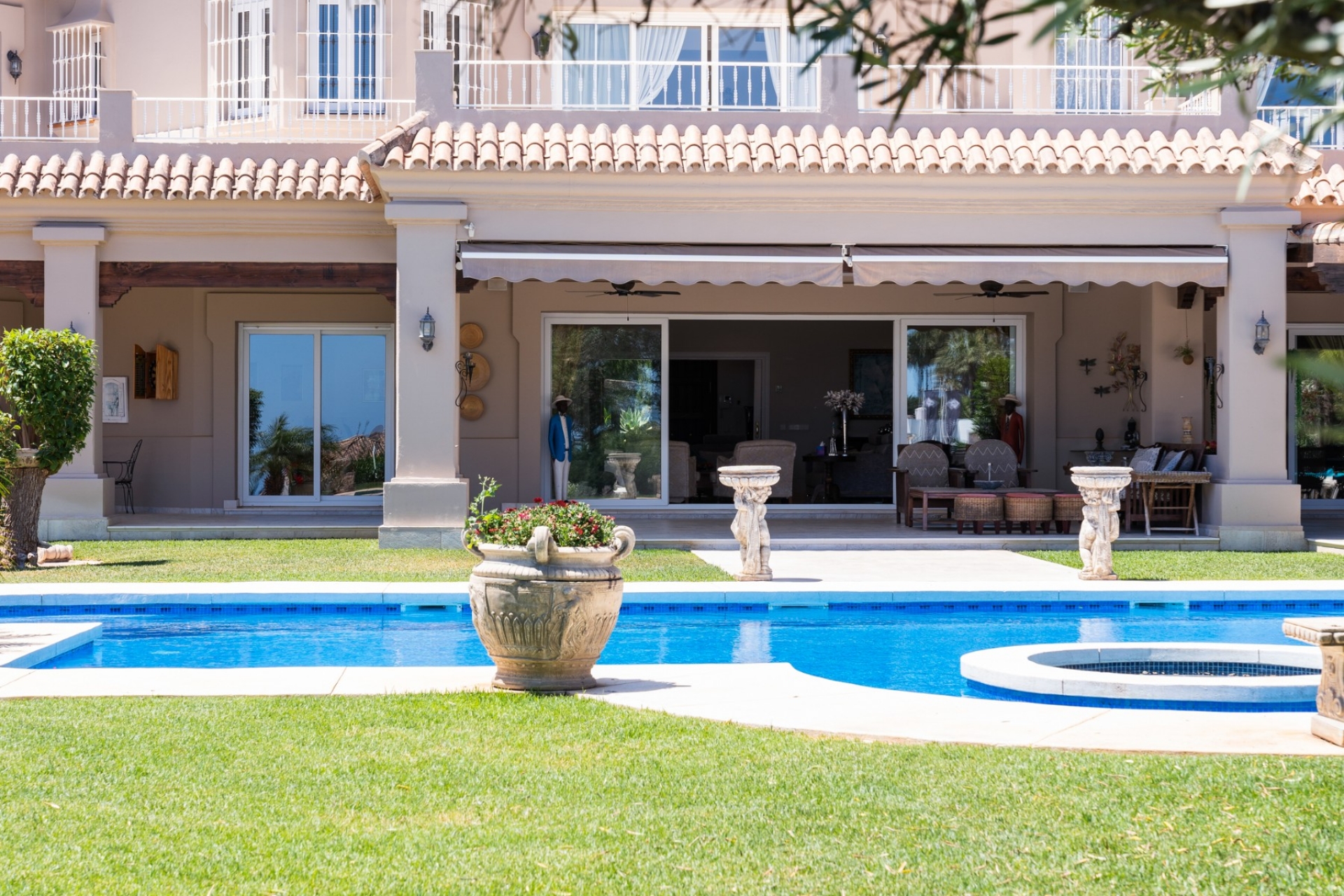 Verkoop - Villa - Marbella - Nueva Andalucía