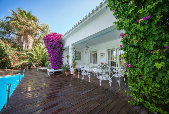 Resale - Villa - San Pedro de Alcántara - Guadalmina Alta