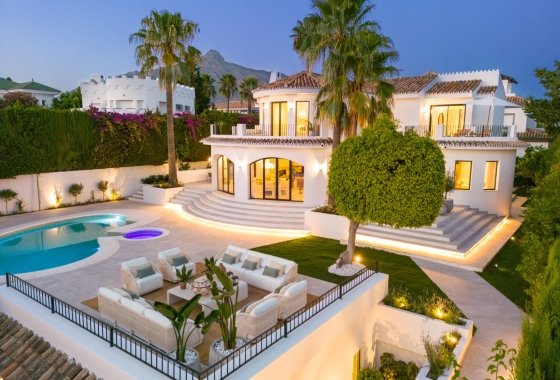 Resale - Villa - Marbella - Nueva Andalucía