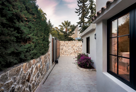 Resale - Villa - Marbella - Nueva Andalucía