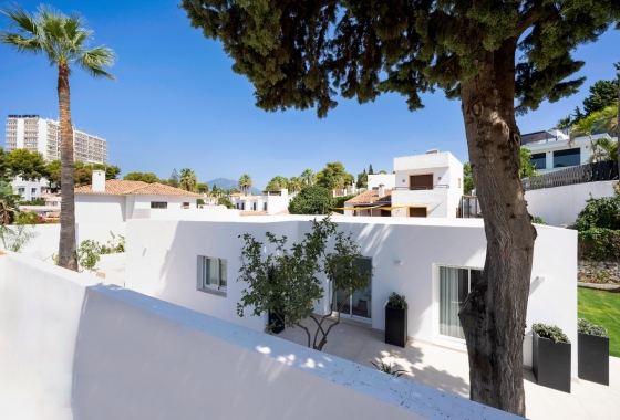 Resale - Villa - Marbella - Nueva Andalucía