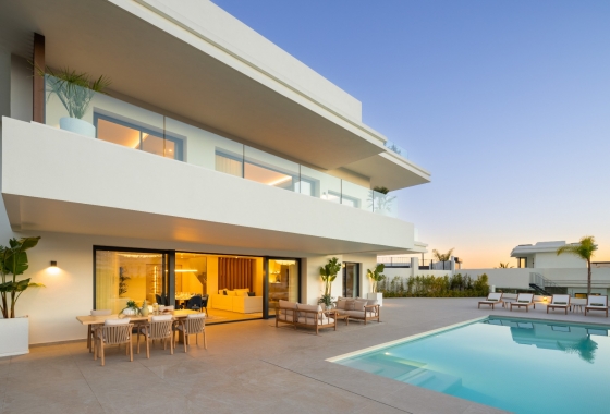 Resale - Villa - Estepona