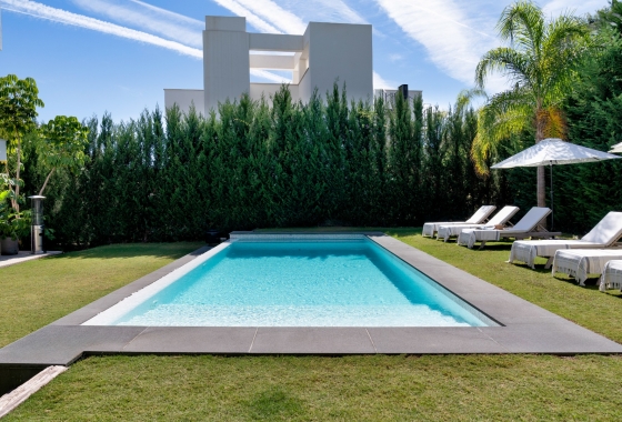 Resale - Villa - Marbella - Puerto Banús