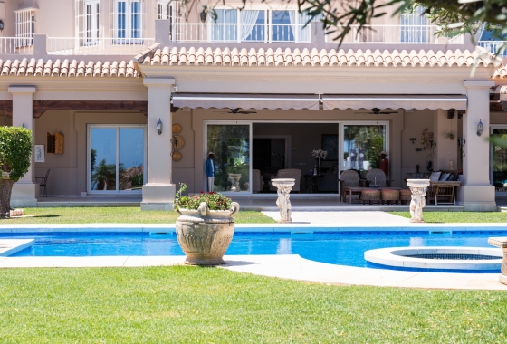 Verkoop - Villa - Marbella - Nueva Andalucía