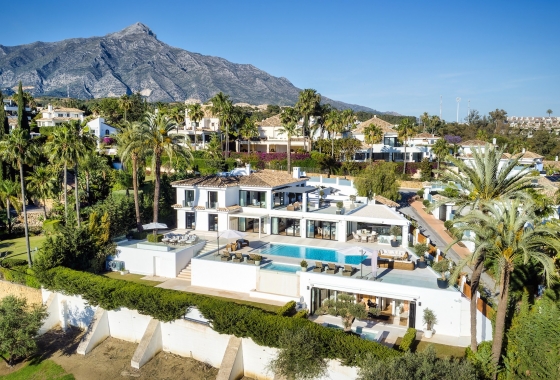 Resale - Villa - Marbella - Nueva Andalucía