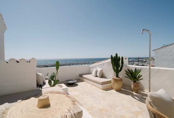 Resale - Apartment - Marbella - Puerto Banús