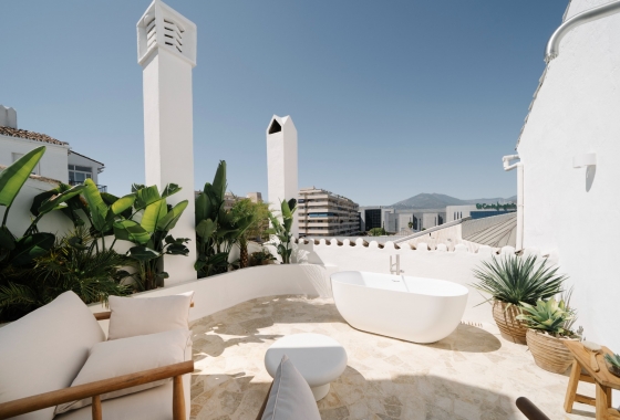 Resale - Apartment - Marbella - Puerto Banús